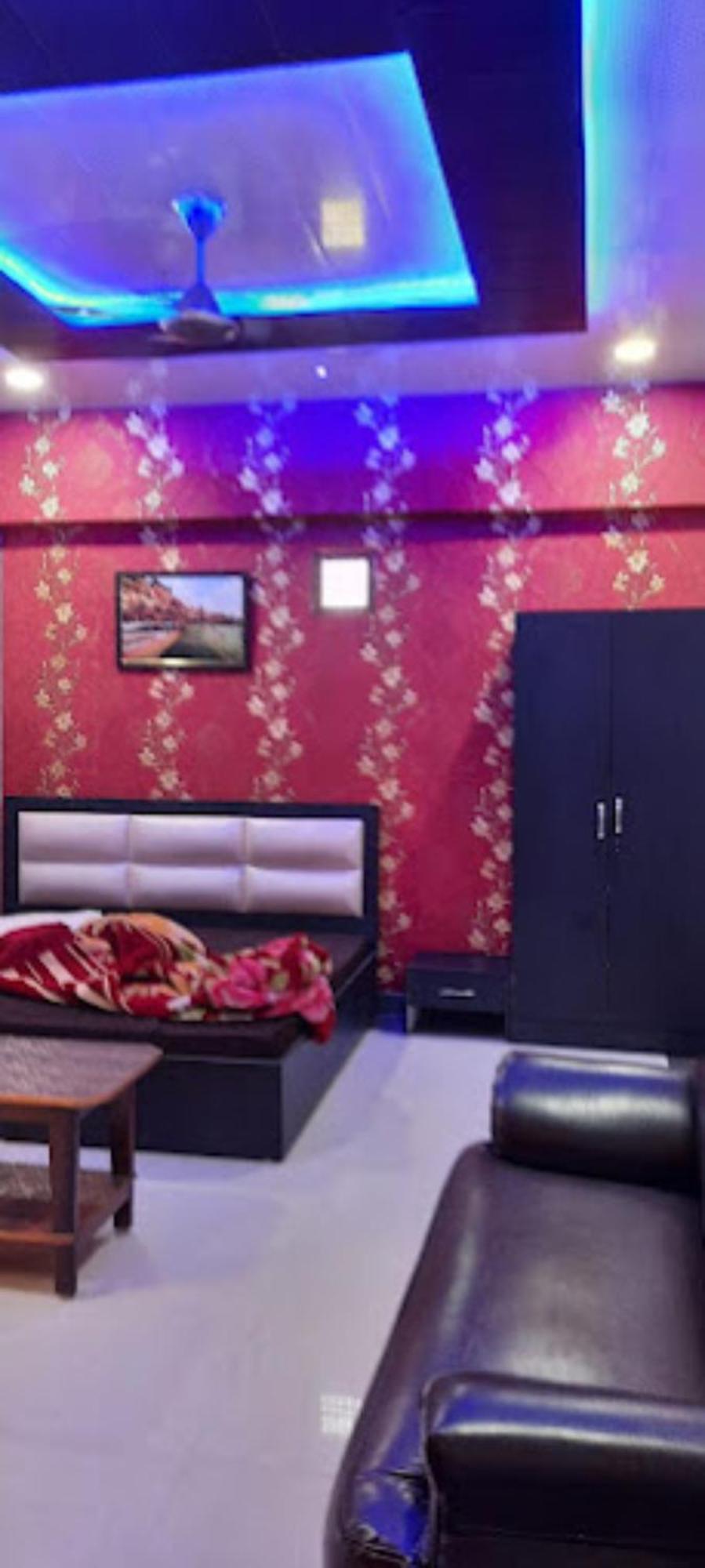 Grg H R Near Dashashwamedh Ghat Hotel Varanasi