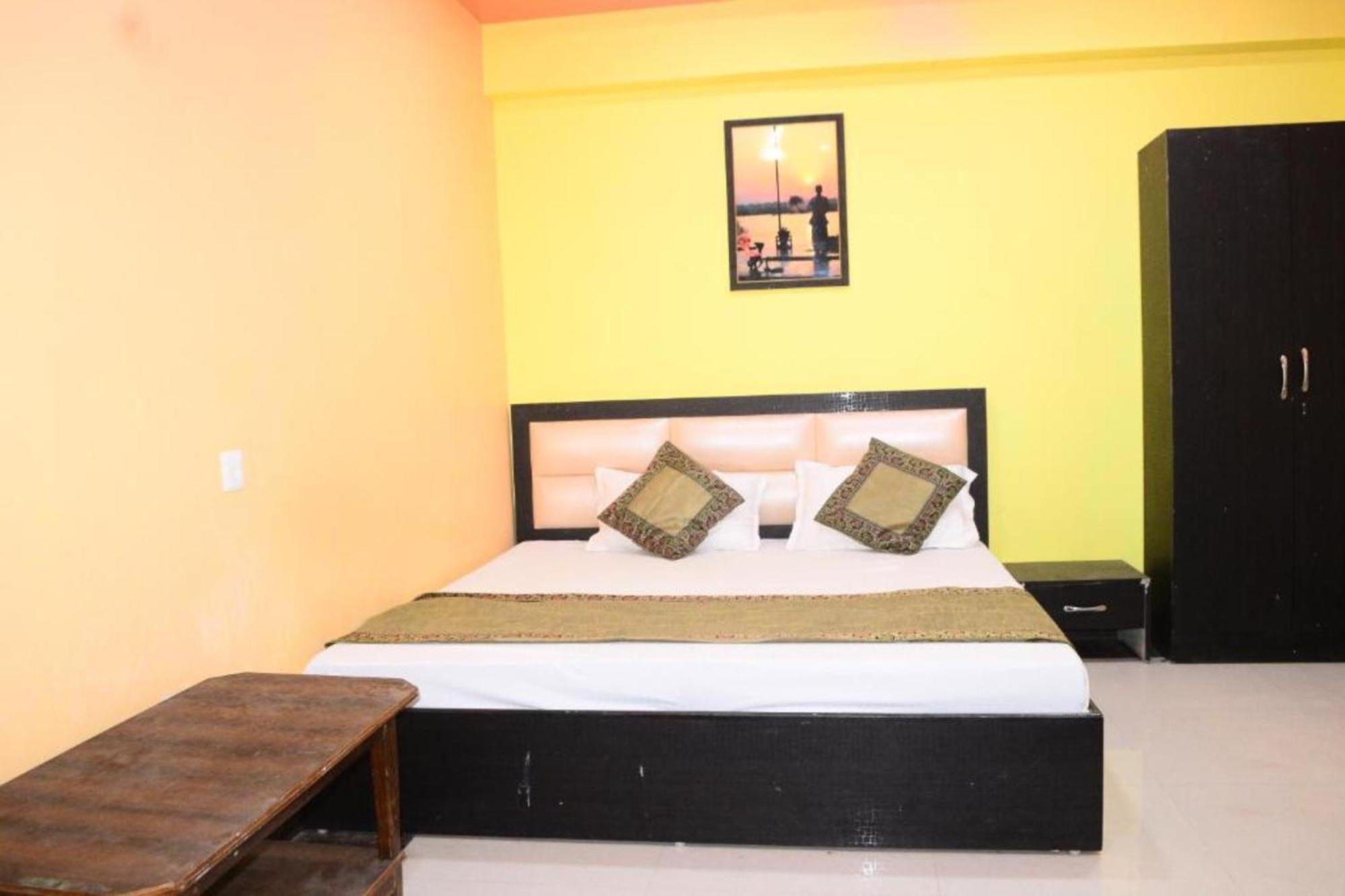 Hotel Grg H R Near Dashashwamedh Ghat